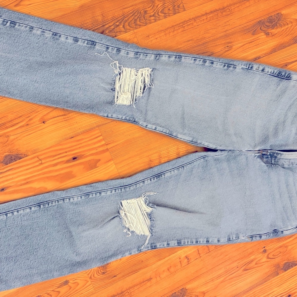 Good American Good Legs Straight Jeans Denim with Frayed Hem Size 10/30 - Picture 2 of 4